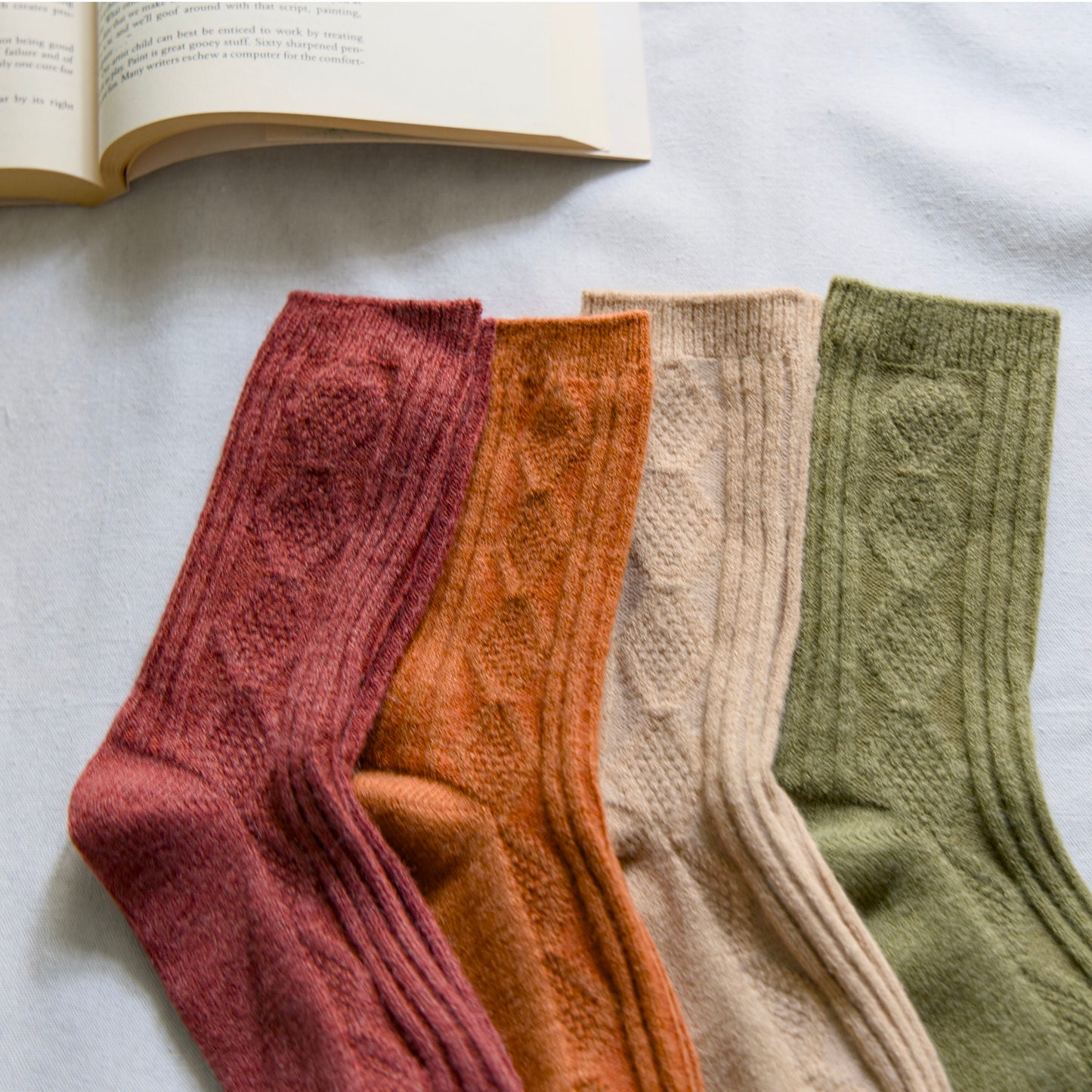 2-Pack Women’s Wool & Cashmere Socks – Diamond Knit Winter Edition