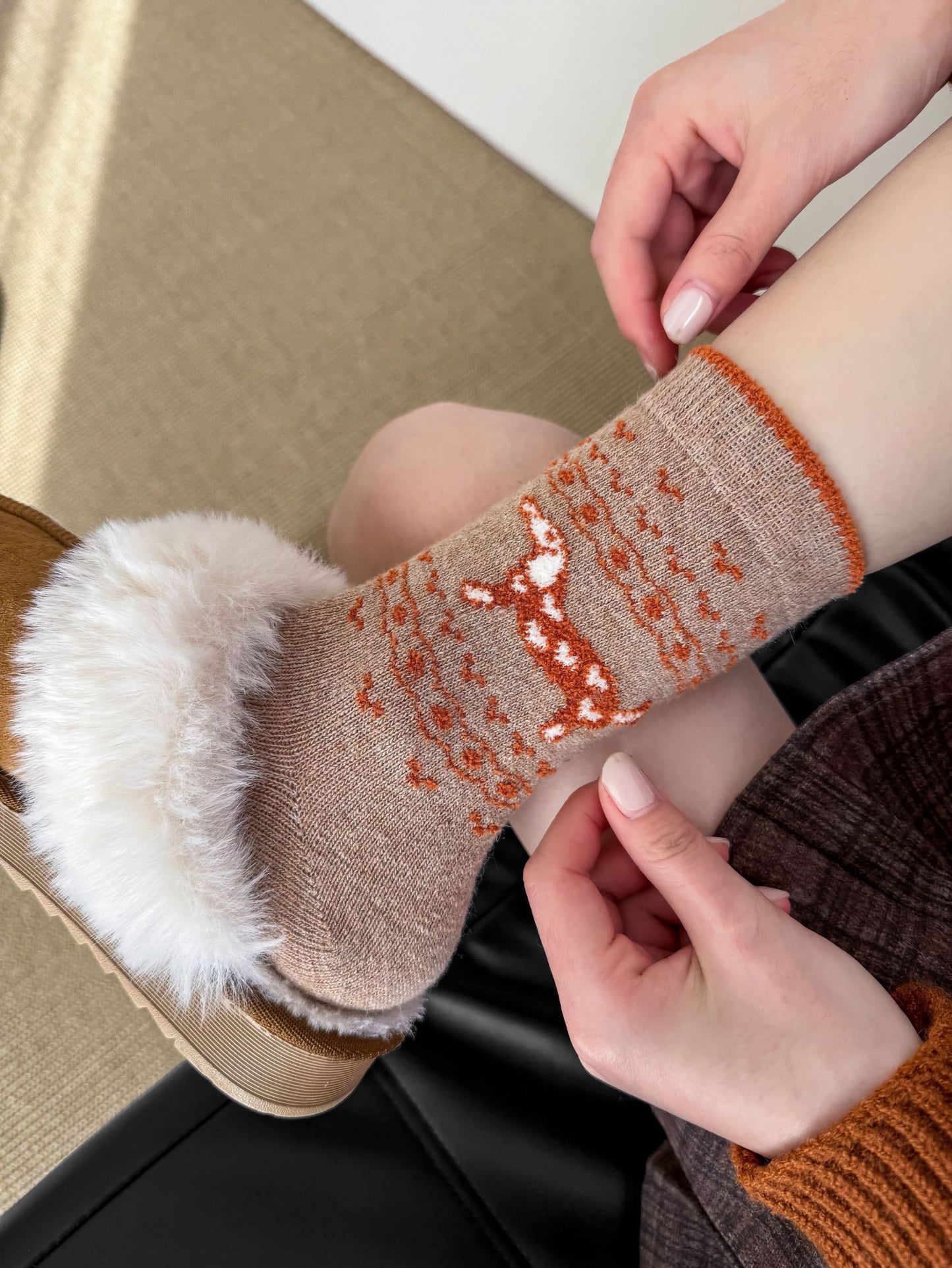 2-Pack Women's Wool Socks - Warm Dachshund Pattern Winter Socks