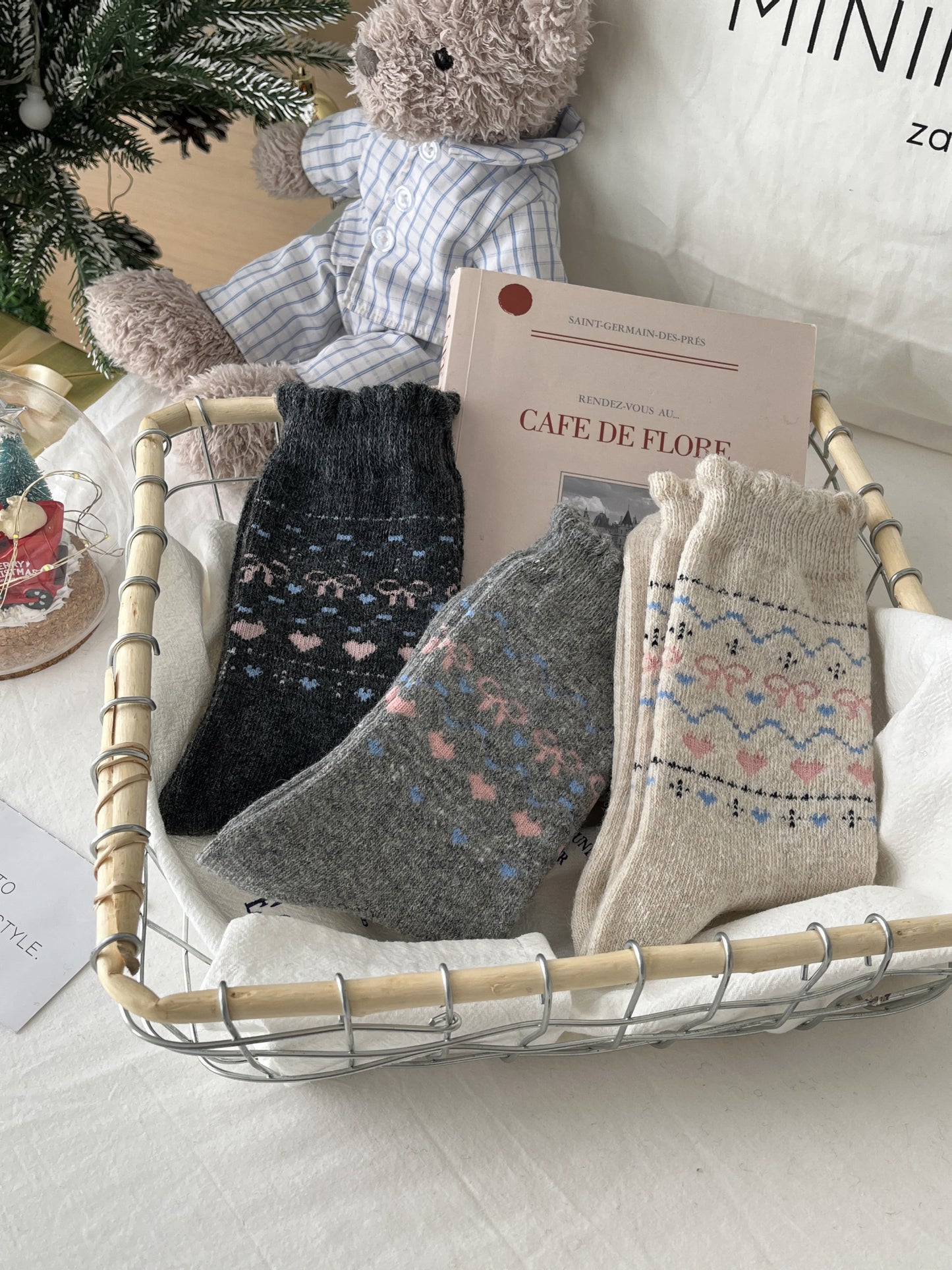 2-Pack Women's Wool Socks - Warm Bow & Heart Design for Valentine’s