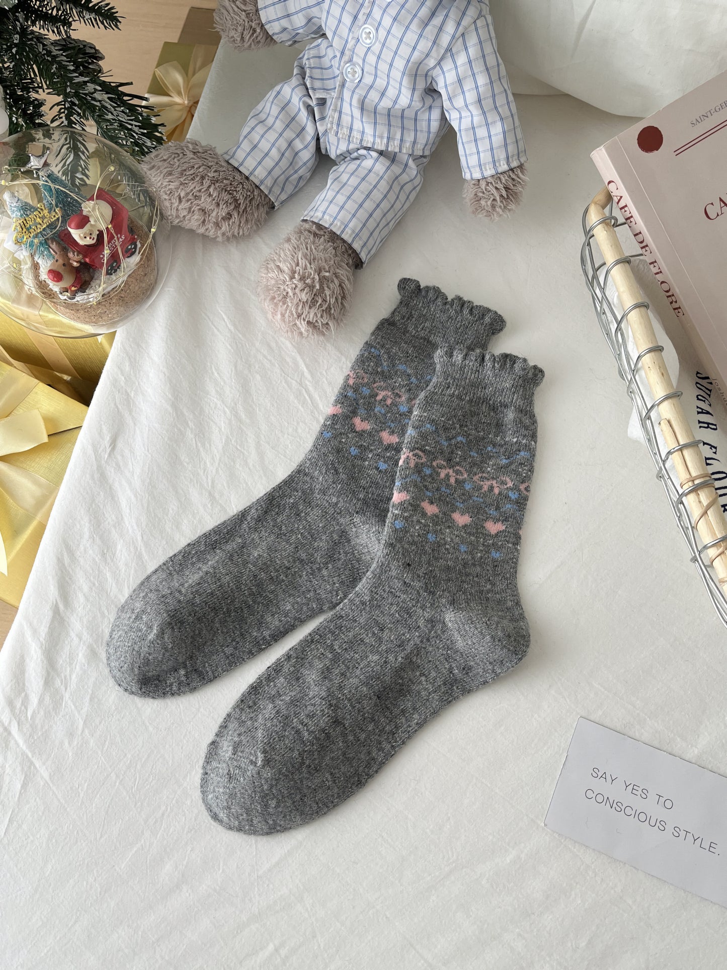 2-Pack Women's Wool Socks - Warm Bow & Heart Design for Valentine’s