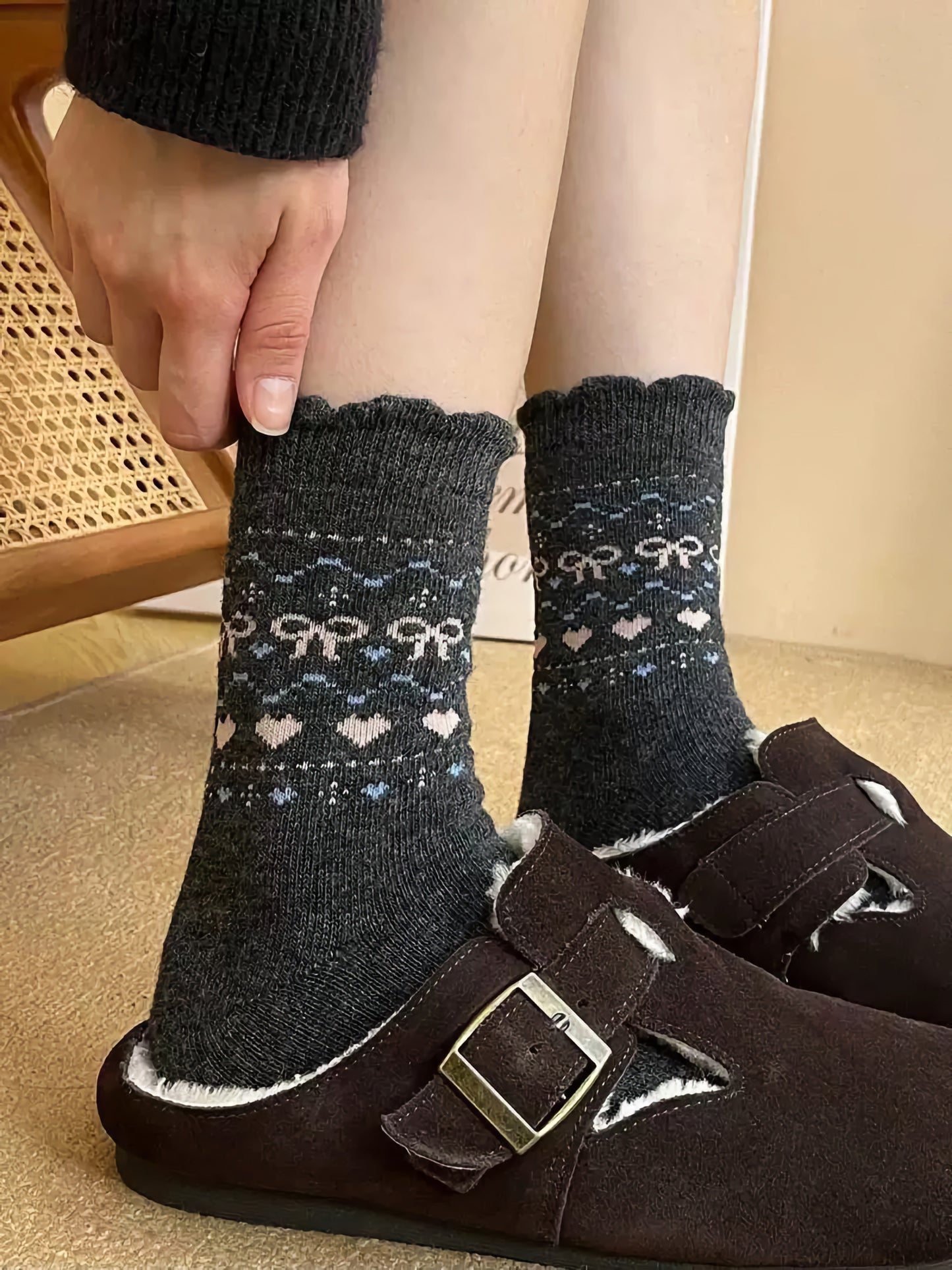 2-Pack Women's Wool Socks - Warm Bow & Heart Design for Valentine’s