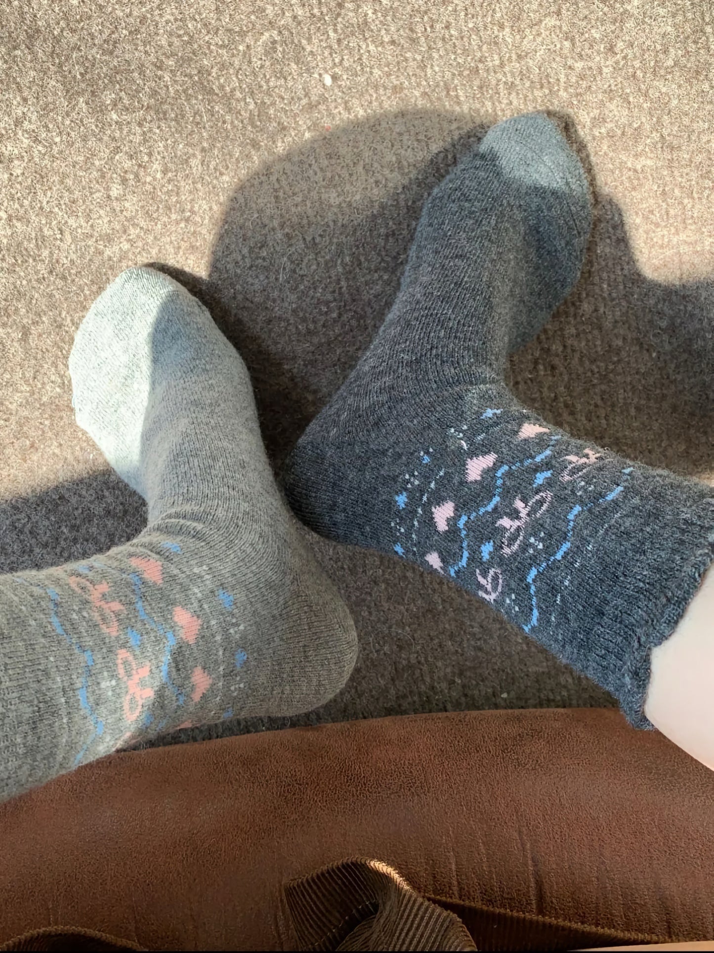 2-Pack Women's Wool Socks - Warm Bow & Heart Design for Valentine’s
